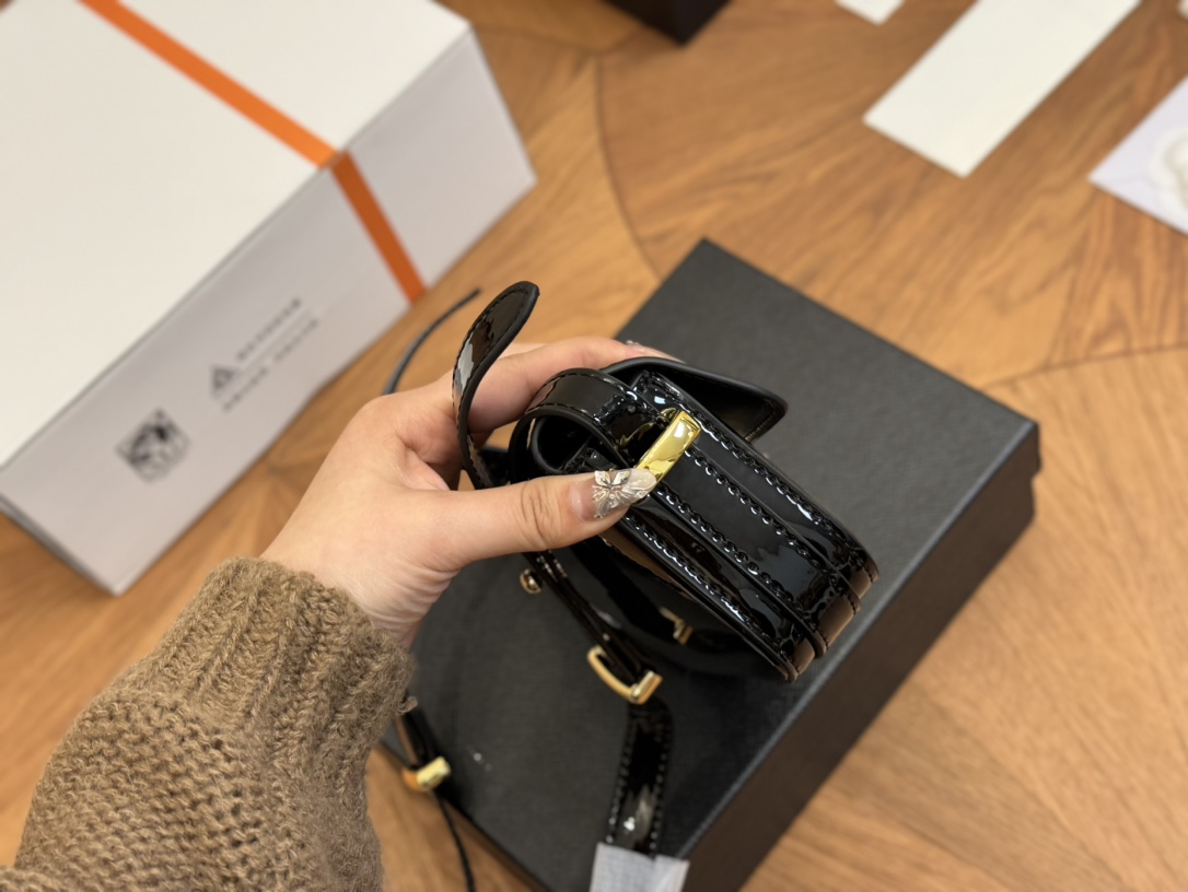 Prada Shoulder Bag 003 DB551 21cm