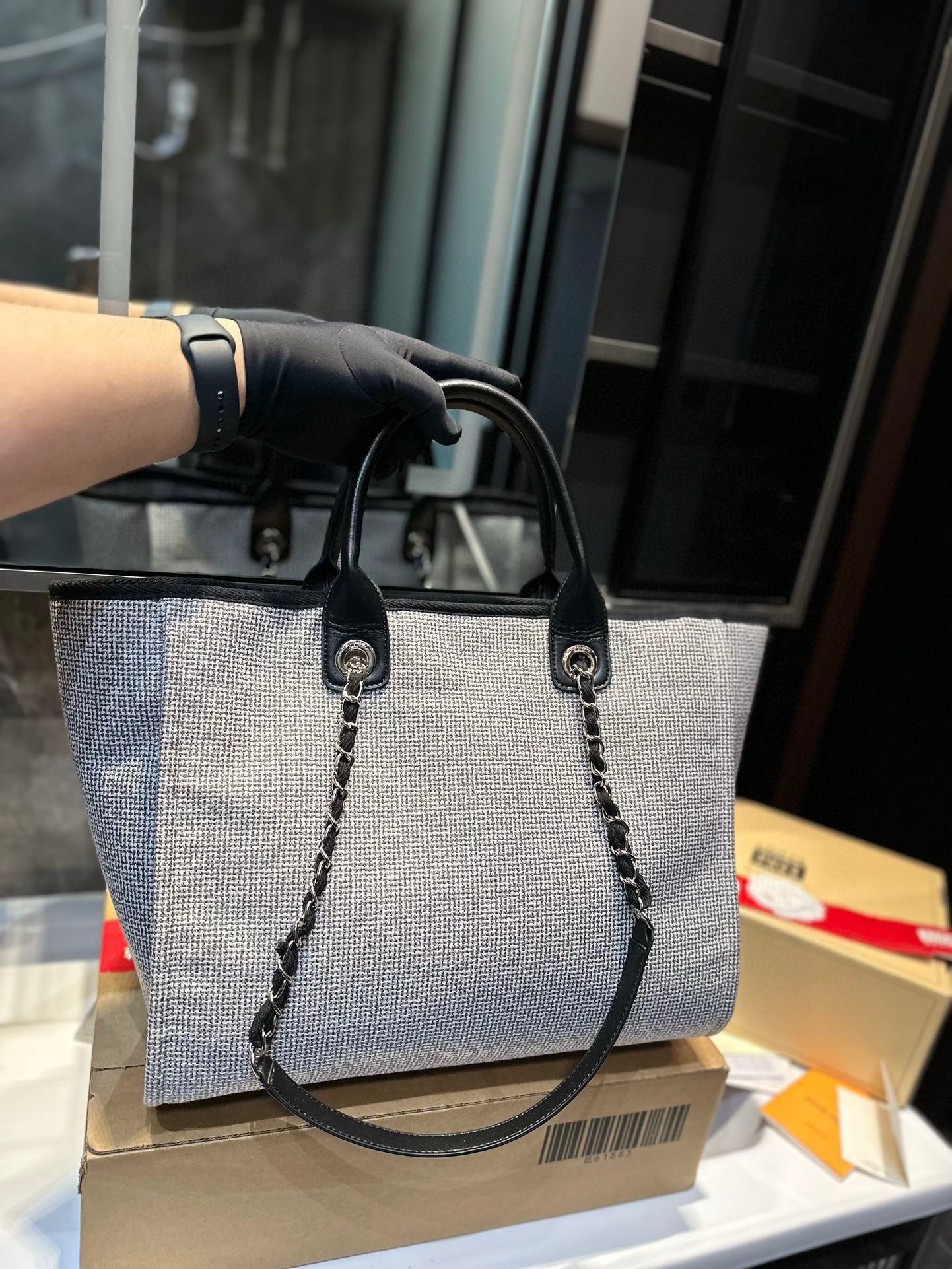 Chanel Shopping Bag 027 DB581 32-37cm