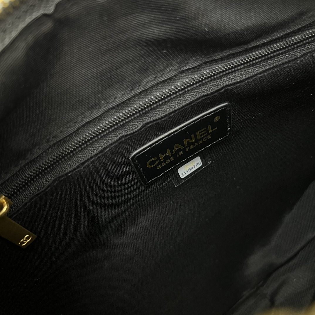 Chanel  25c hobo Hippie bag AS3212