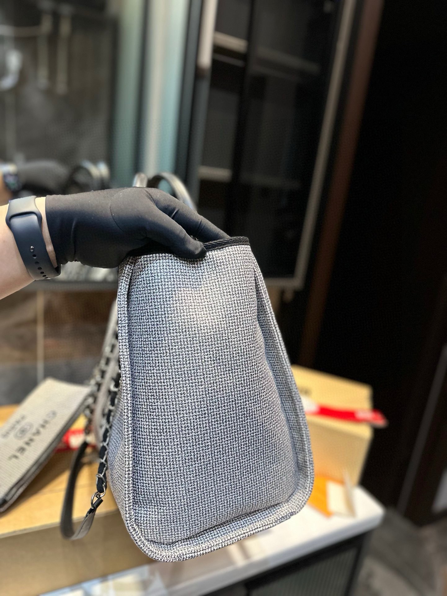 Chanel Shopping Bag 027 DB581 32-37cm