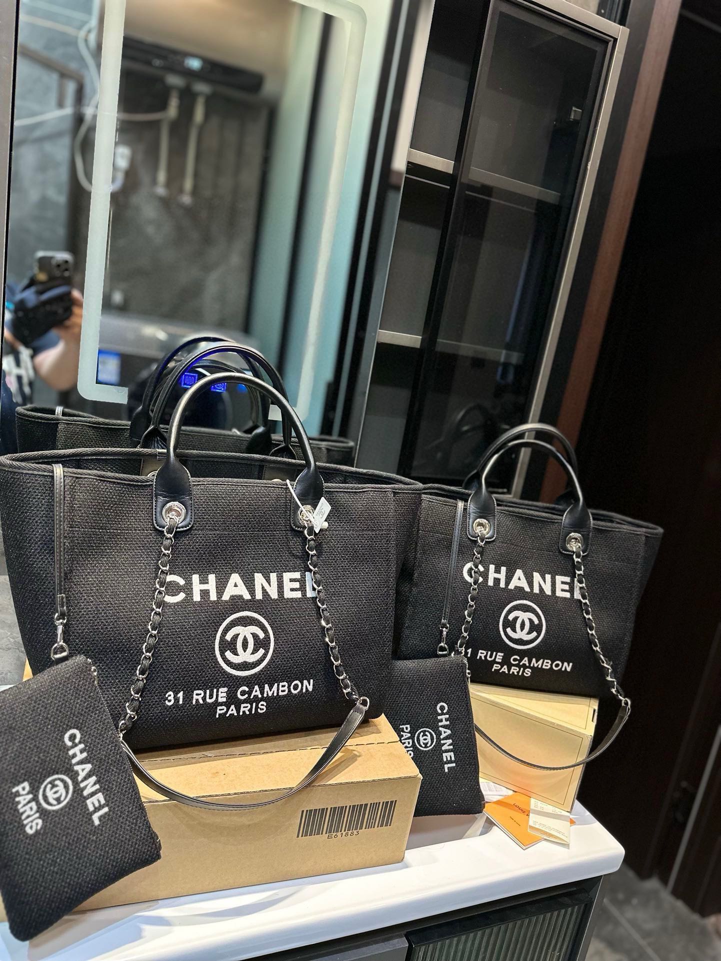 Chanel Shopping Bag 027 DB581 32-37cm