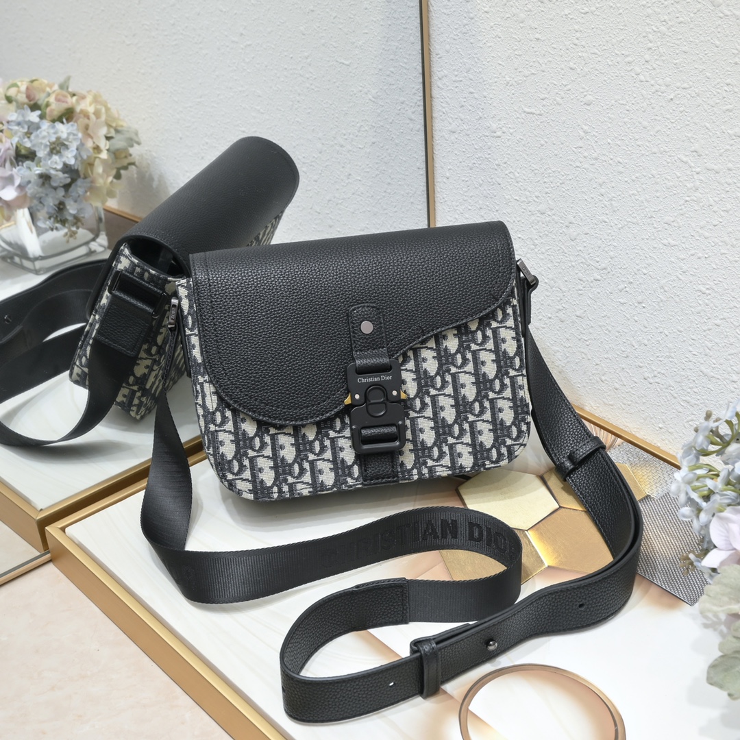 Dior Mini Saddle Bag With Strap 9911 XB012 23cm