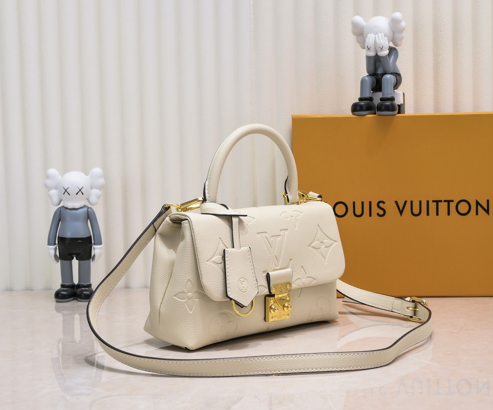 LV Madeleine Bag White embossing M45976 XX061 24-30cm