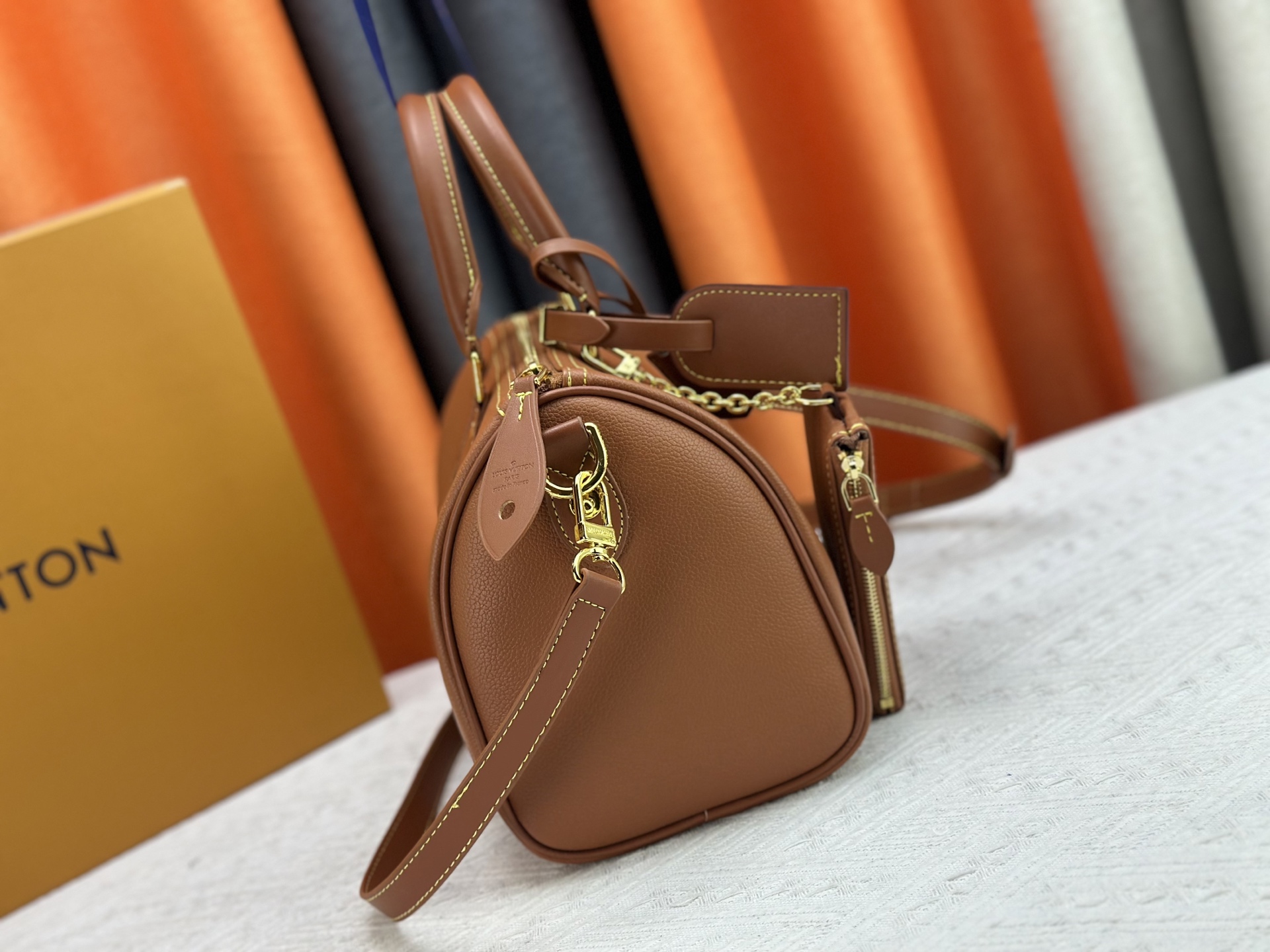 Louis Vuitton Speedy 25 Handbag M12672 M12673