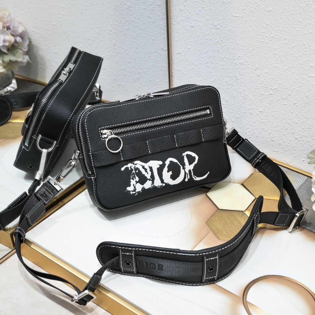 Dior Safari Messenger Bag 1050 XB022 22cm