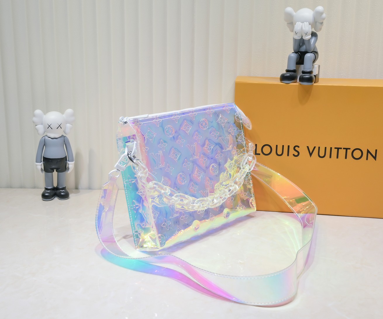LV Toiletry Pouch On Chain M67692 LM061 25cm