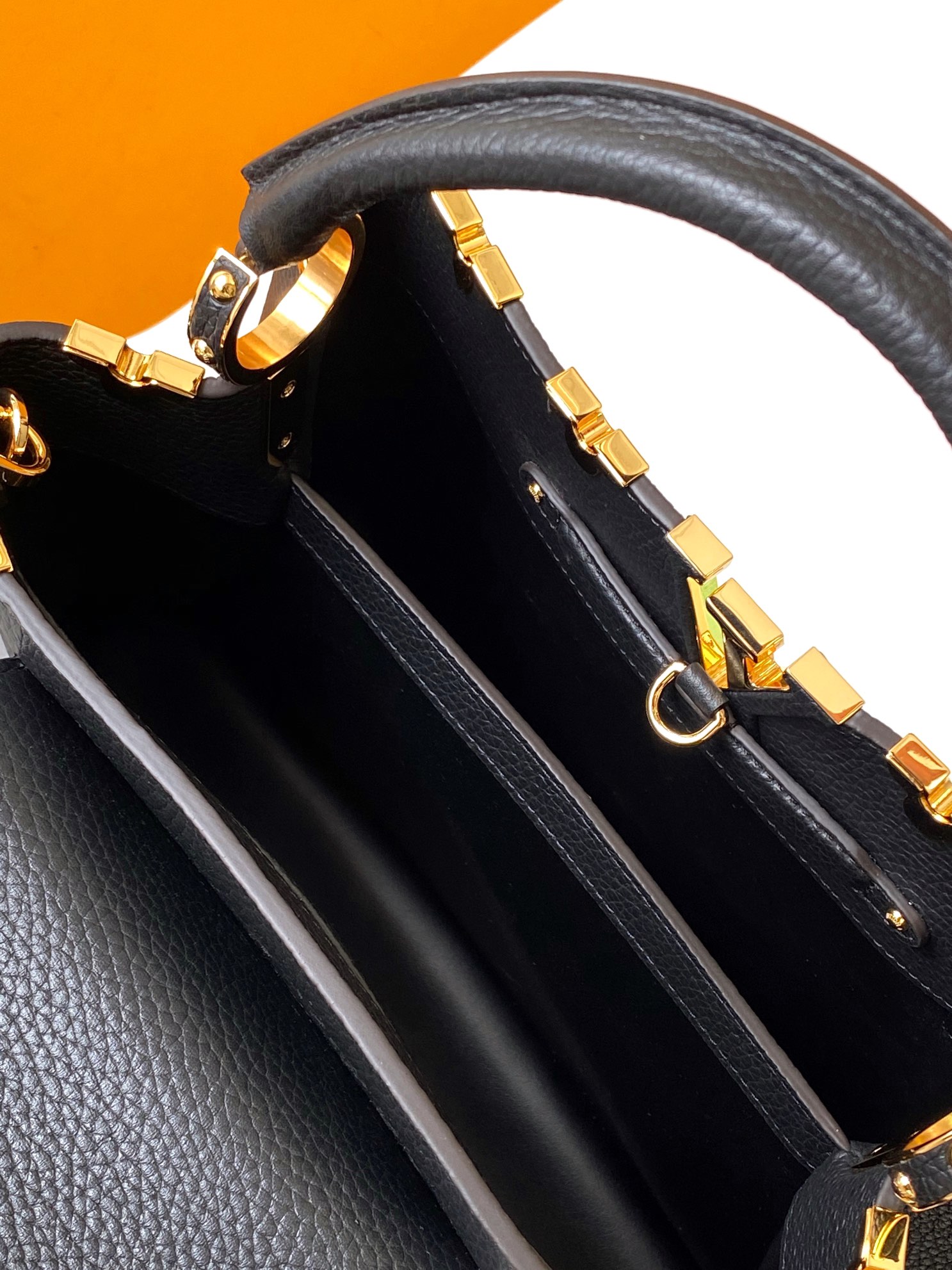 CopyLouis Vuitton 10A Handbag Shoulder Bag Top Mirror Quality Version Capucines M54663