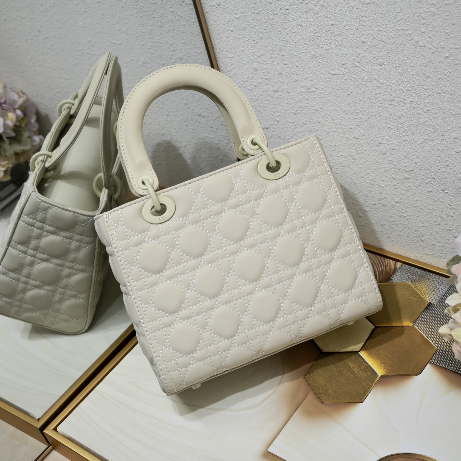 Medium Lady Dior Bag White Matte 2022 LM071 24cm