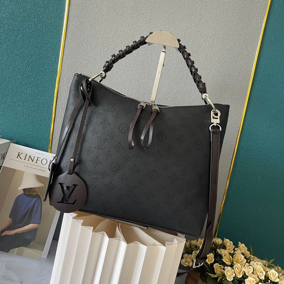 LV Beaubourg Hobo MM M56073 LM081 32cm
