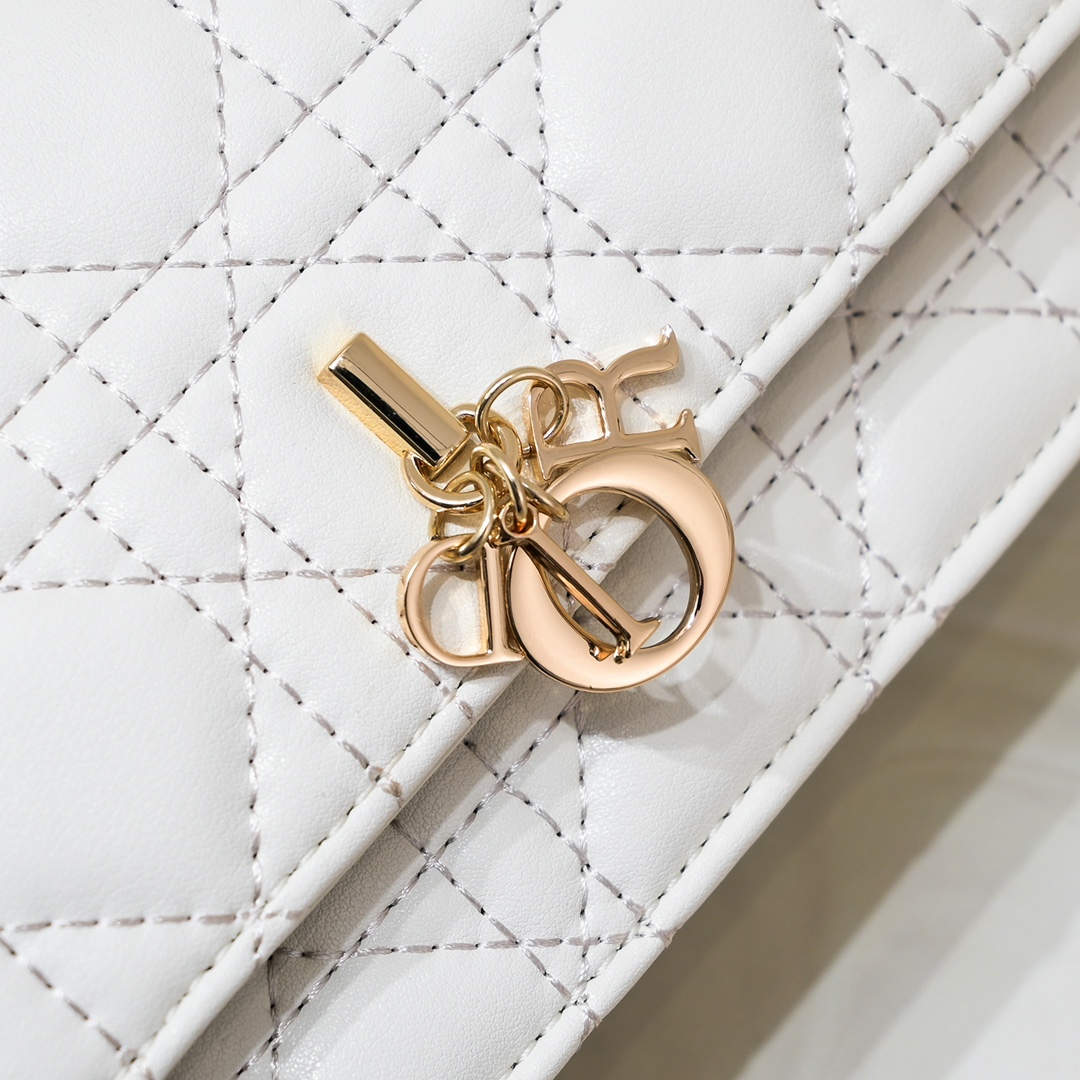 Miss Dior Mini Bag White sheep CD2023 XB071 21cm