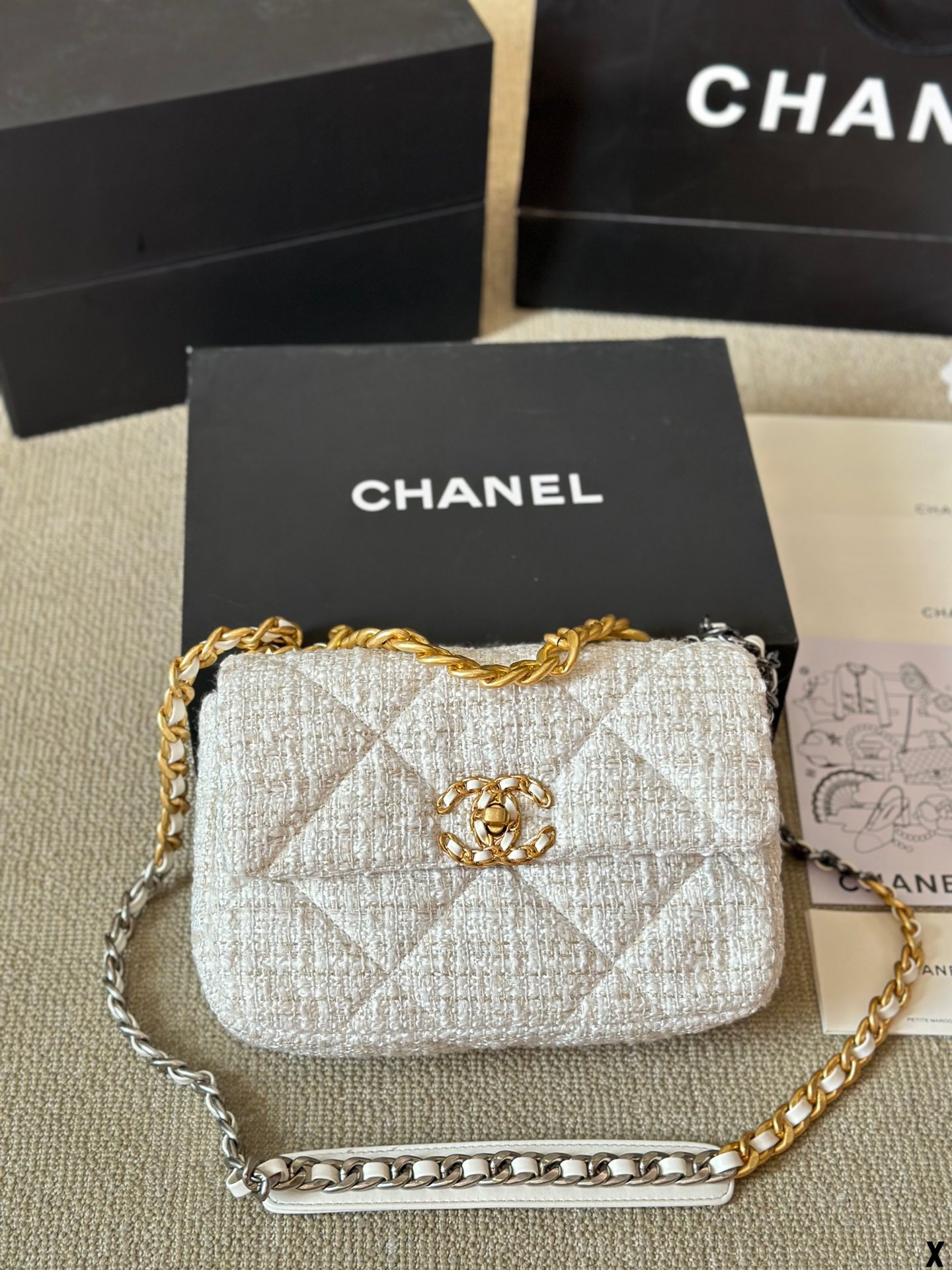 Chanel Shoulder Bag 026 DB571 26cm