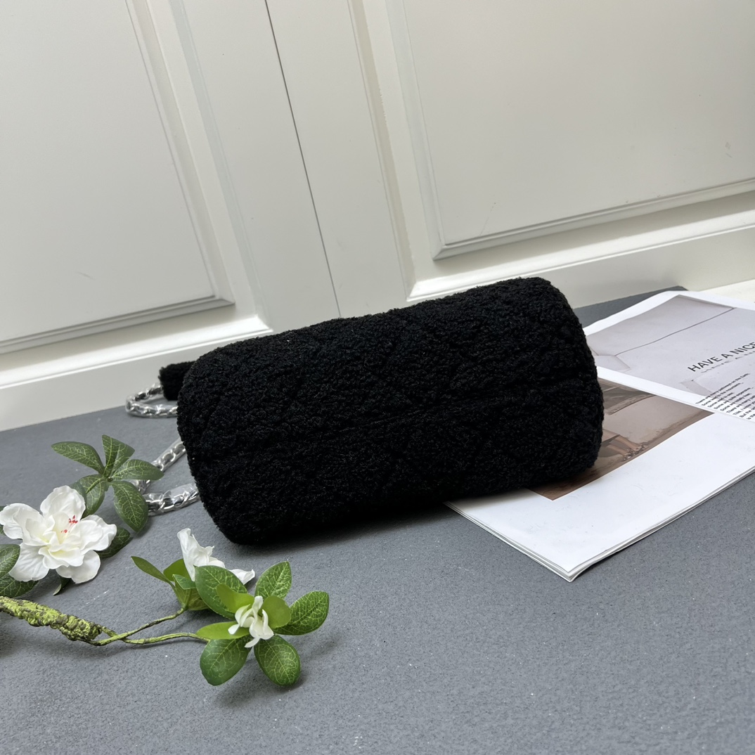 Chanel coconeige Fur bag S3208