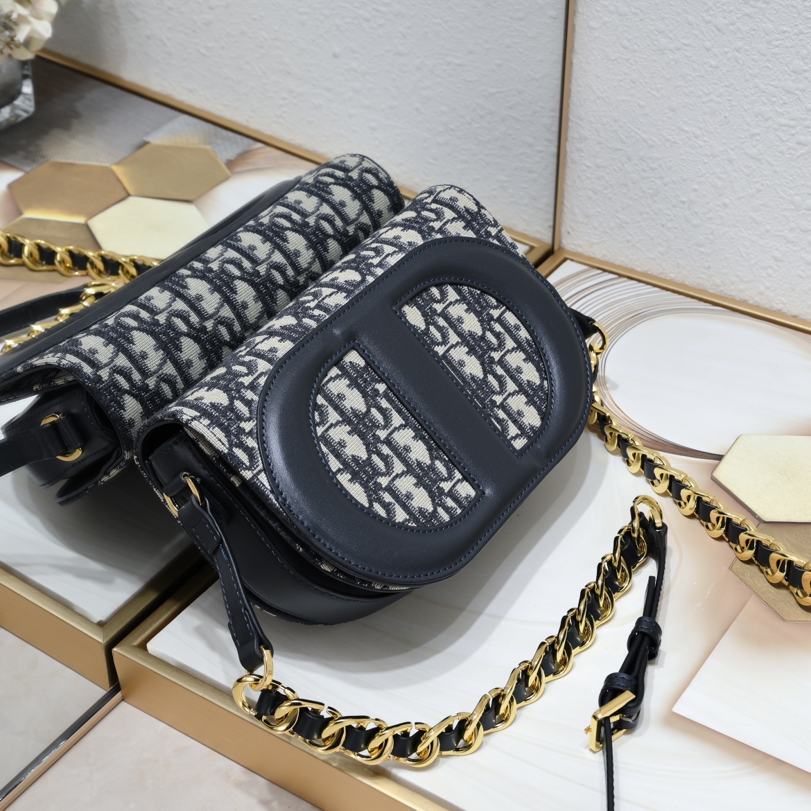 Dior CD Signature Bag With Strap 5777 XB002 21cm