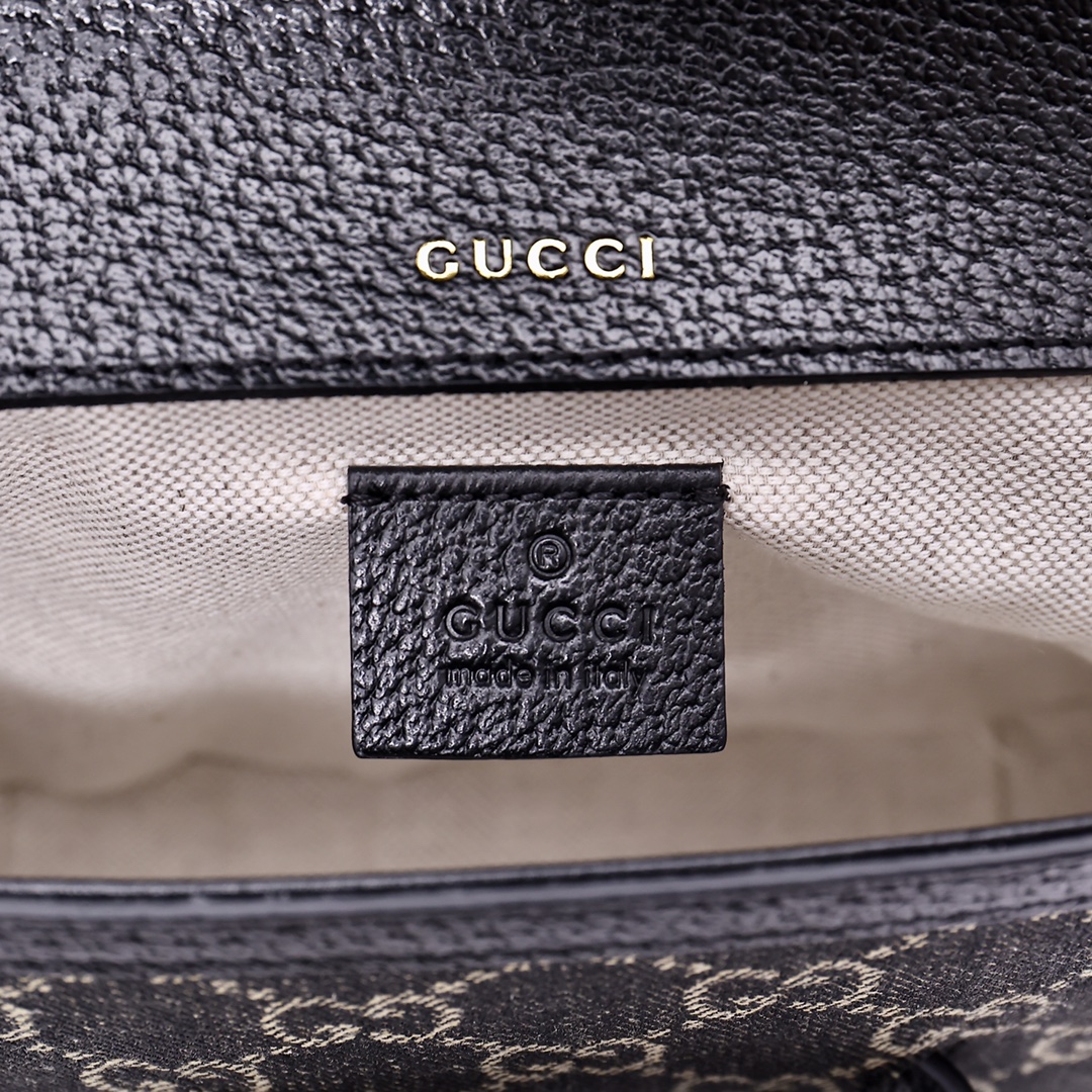 GUCCI 658574