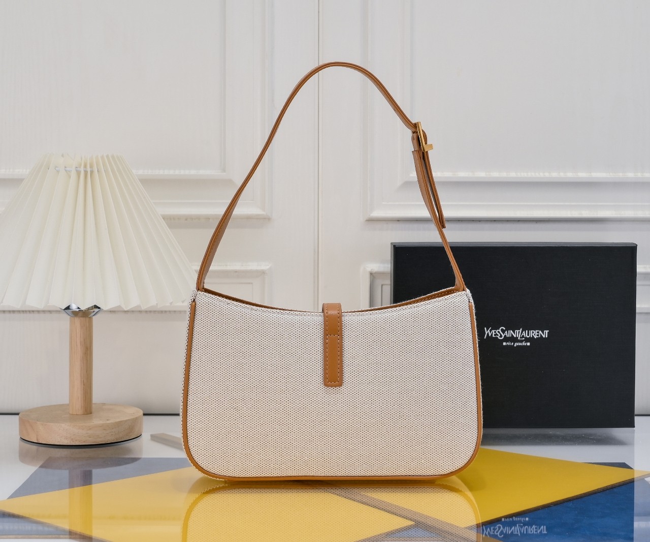 YSL LE 5 À 7 HOBO BAG 657228 LM061 25cm