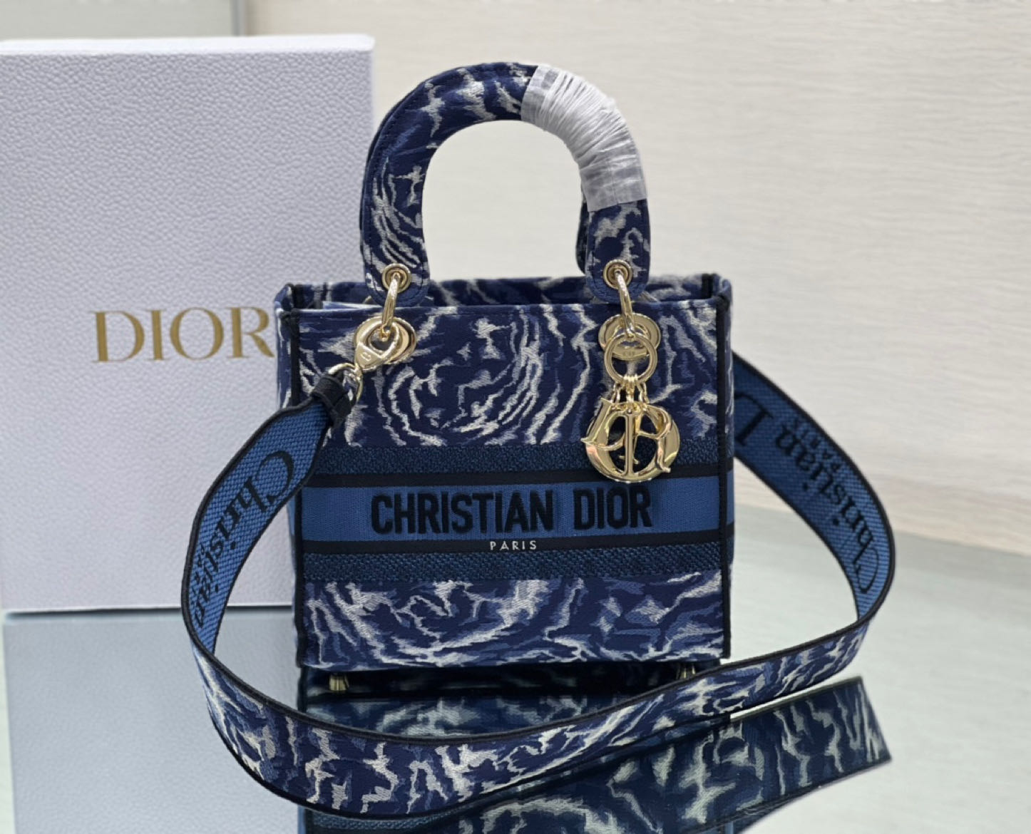 10A + top quality Dior Medium Lady D-Lite Bag M0565 LM003 24cm