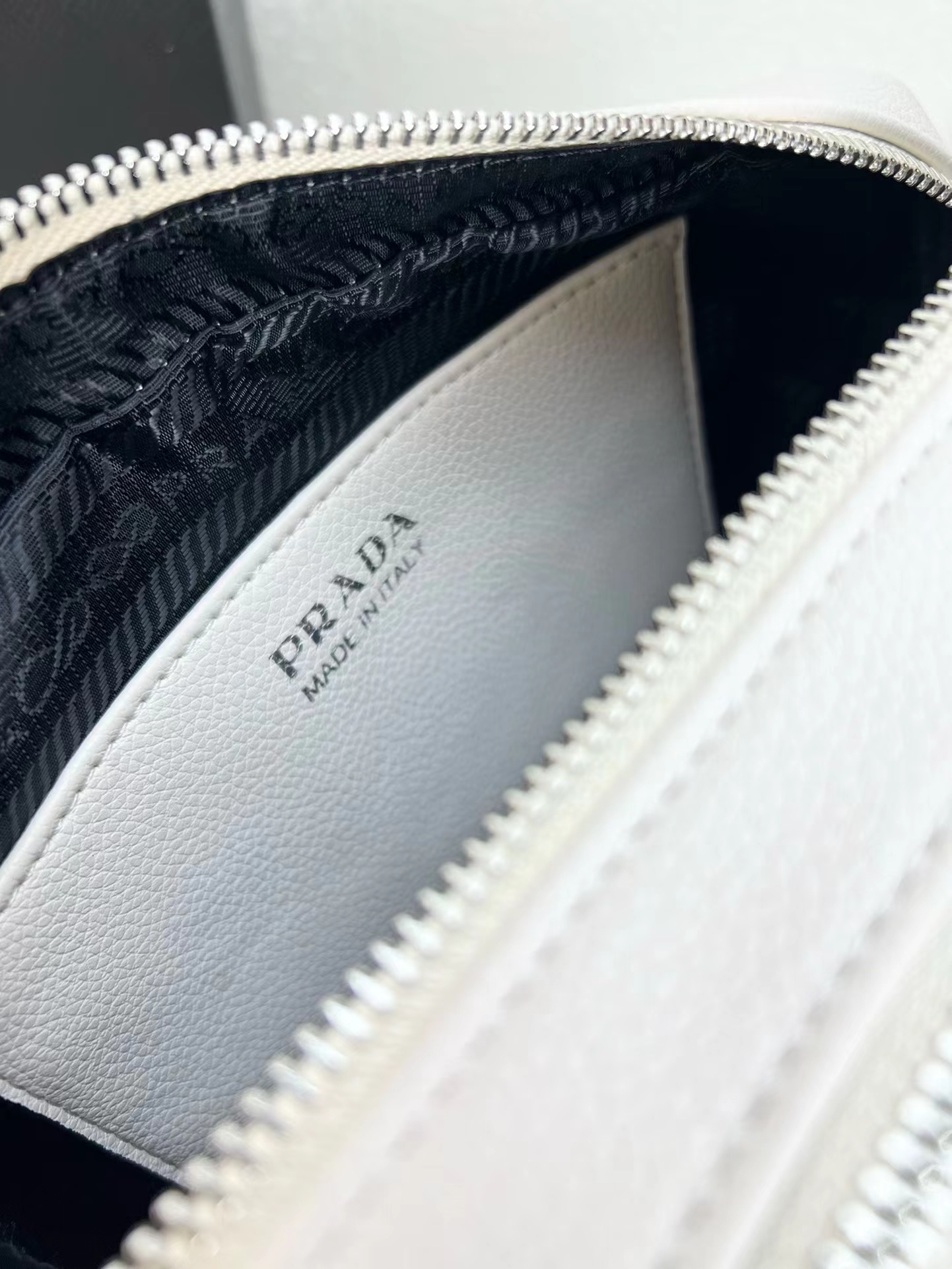 Prada0838 22PJ061 22cm