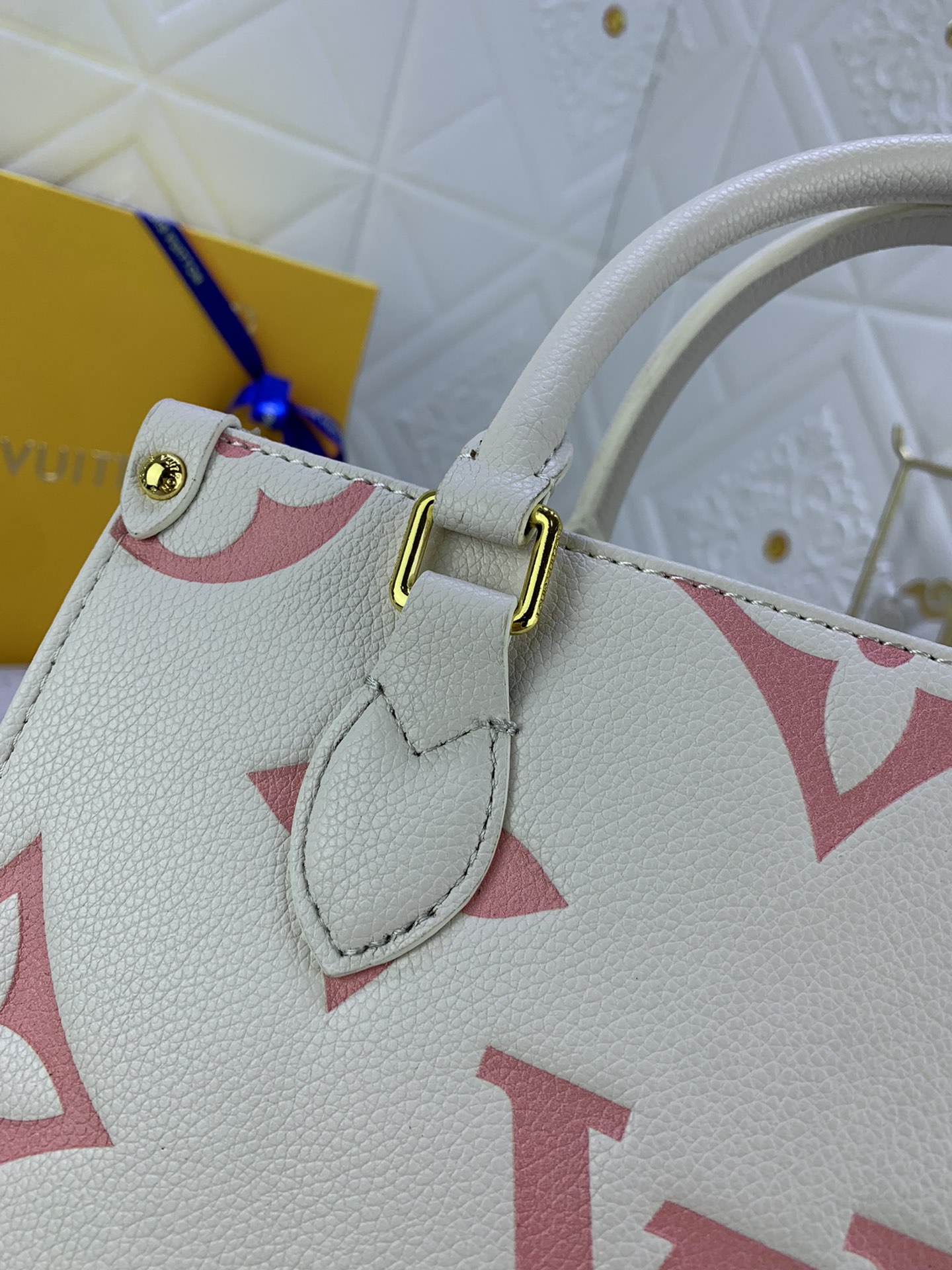 Louis Vuitton ONTHEGO PM LM051 25cm