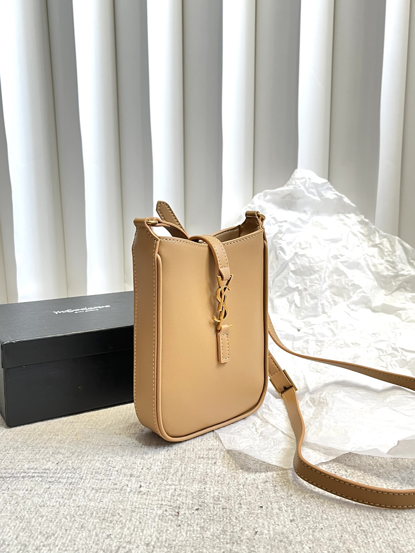 LE 5 À 7 Mini Hobo Bag Apricot 735214 LM021 13cm