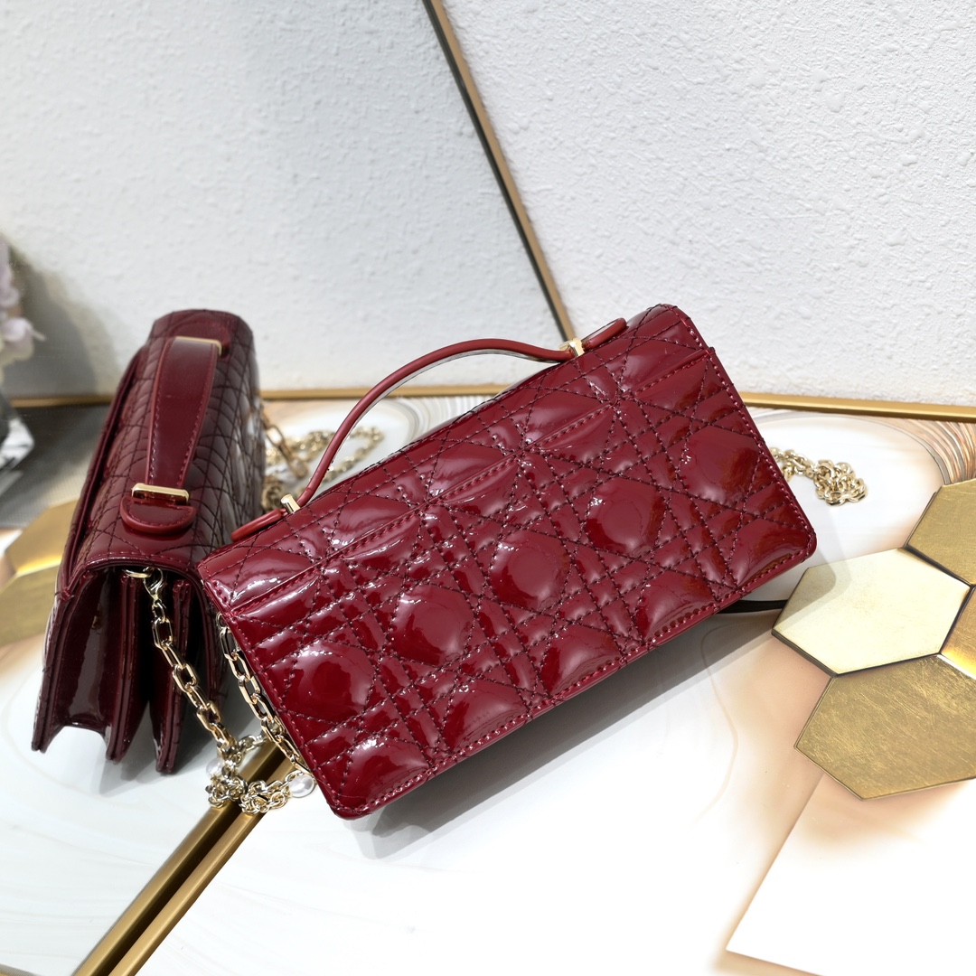 Miss Dior Mini Bag Red patent leather CD2023 XB071 21cm