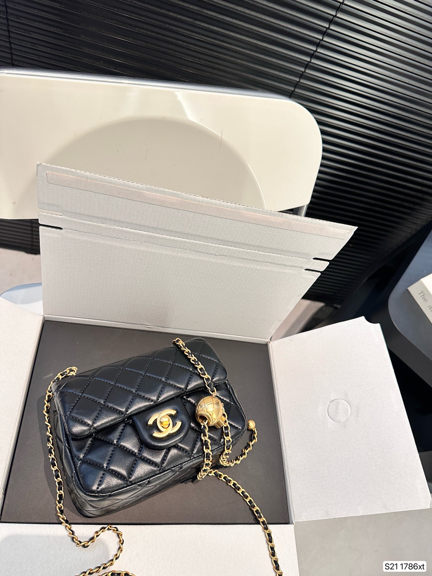 Chanel Shoulder Bag 1786 LLS071 17cm