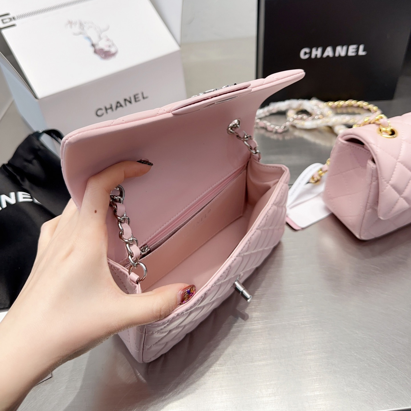 Chanel Classic Pink Flag Bag Small 20cm- Lambskin Shoulder Bag (Replica)