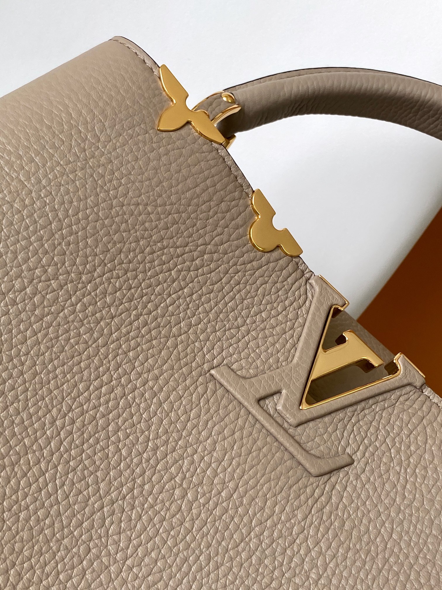 Louis Vuitton 10A Handbag Shoulder Bag Top Mirror Quality Version Capucines M54664