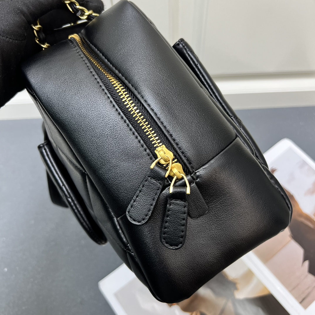 Chanel miumiu small square bag S3189