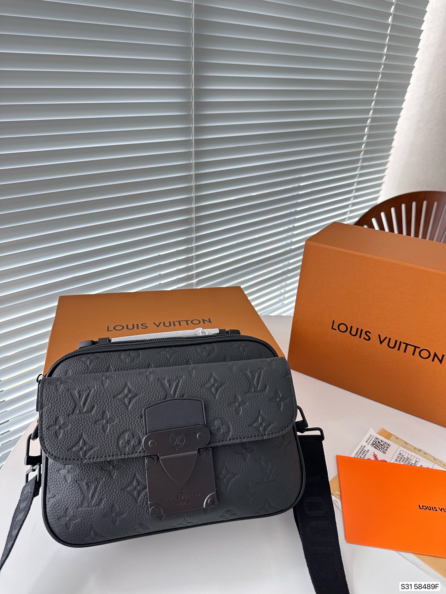 10A + quality LV S Lock Messenger Bag M58489 DB022 24cm