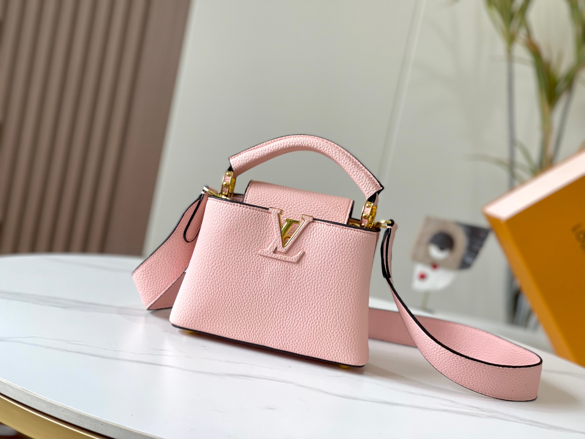 LV Capucines Bag M56071 LM091 21cm