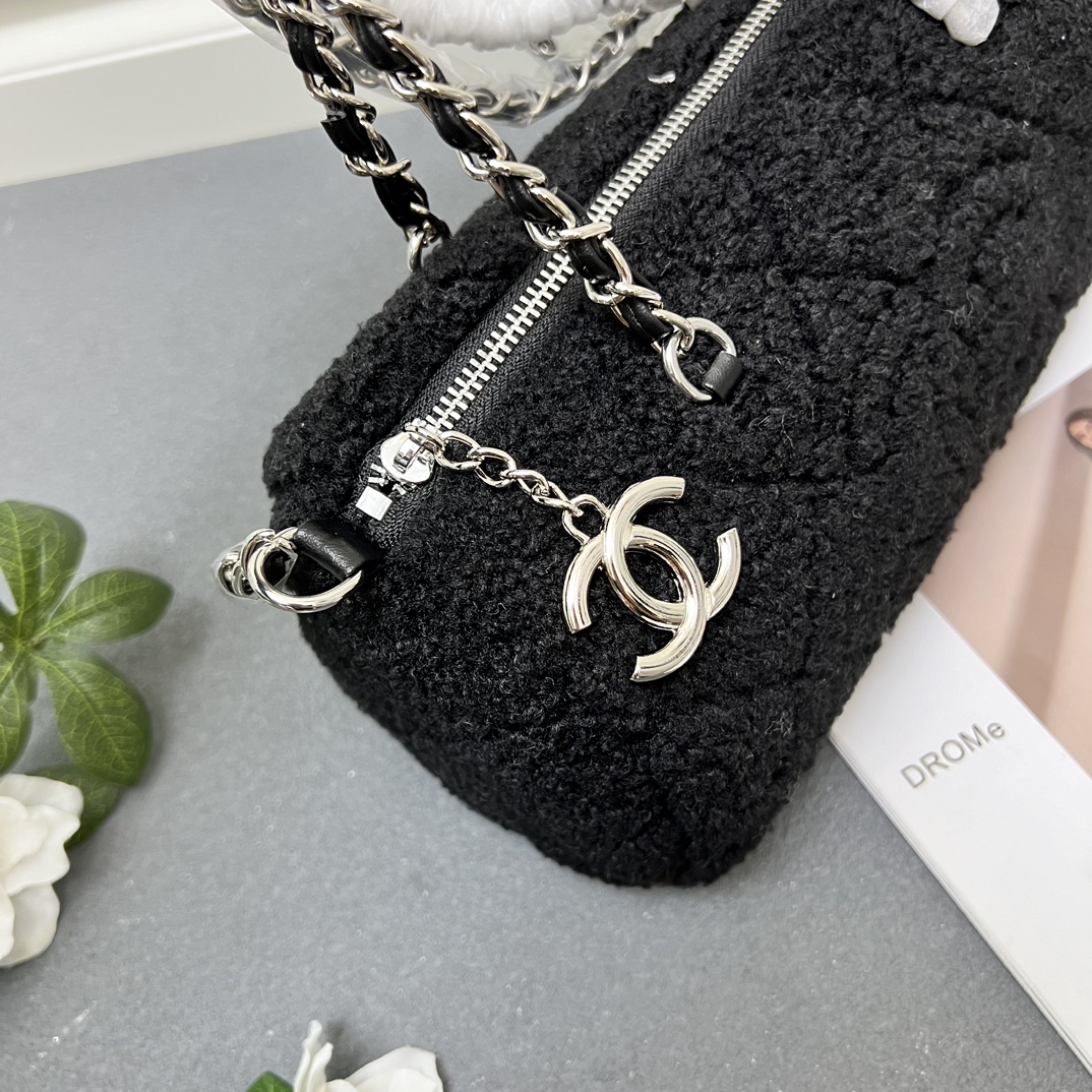 Chanel coconeige Fur bag S3208