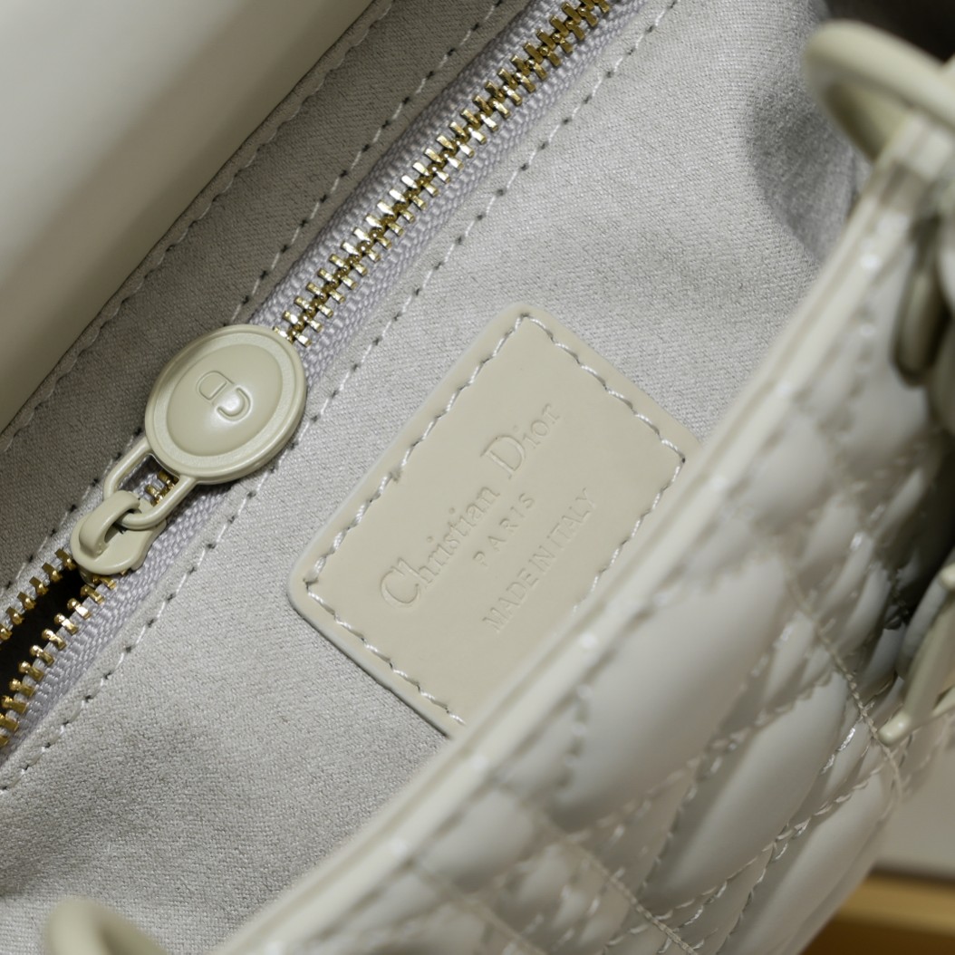 Small Lady Dior My ABCDior Bag White Matte 2022 LM061 20cm