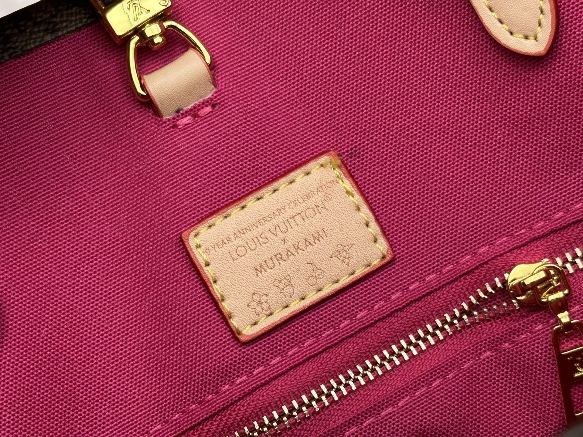 Louis Vuitton ONTHEGO Medium Handbag M44571