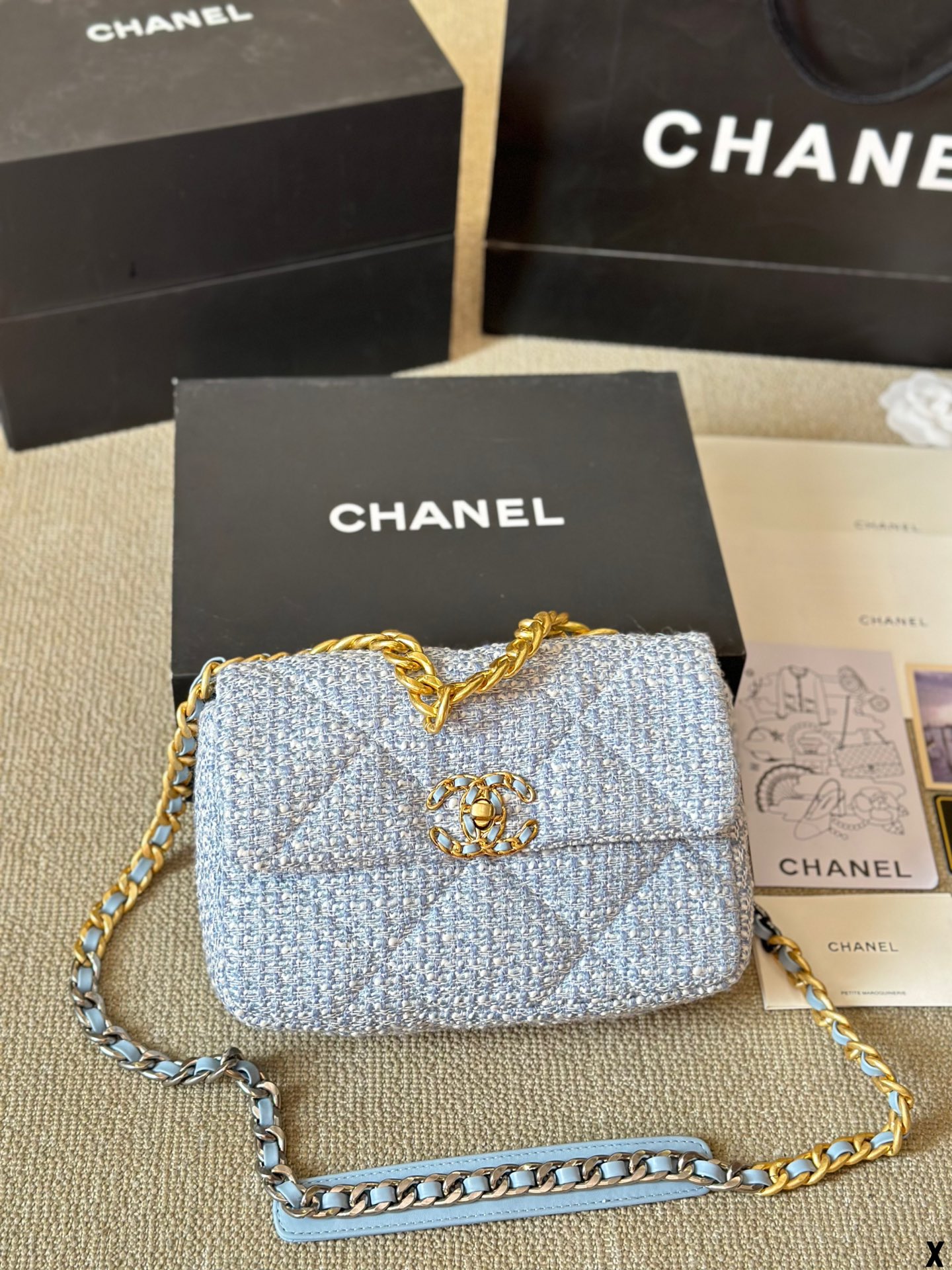 Chanel Shoulder Bag 026 DB571 26cm