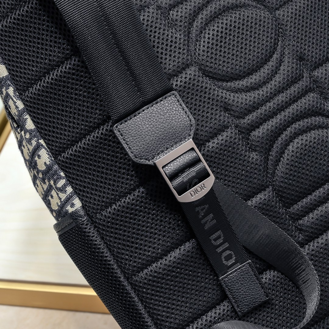 Dior 8 Backpack 7066 XB062 31cm