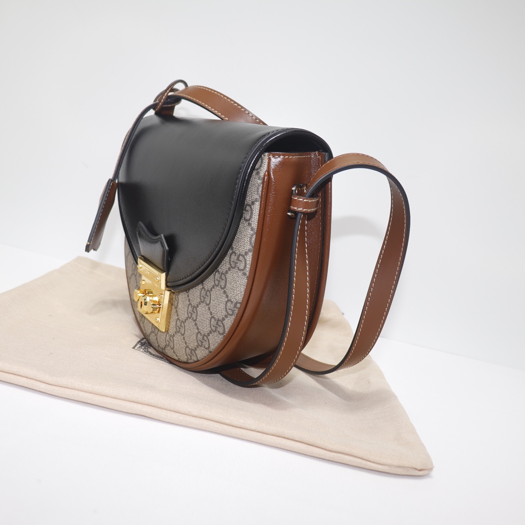 Gucci 644524 smile 071 22cm