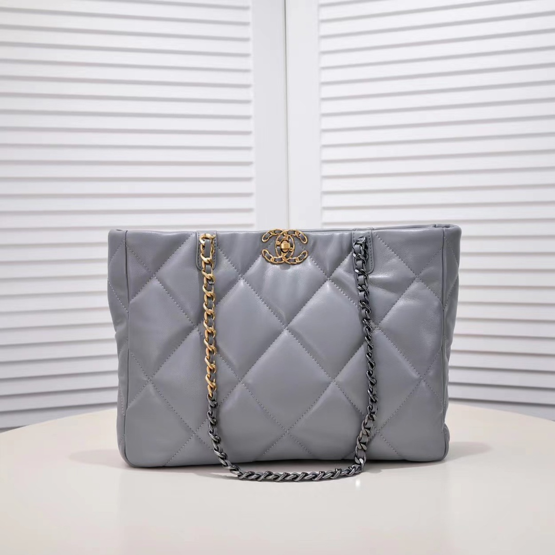 CHANEL3170LM591 37*30 cm