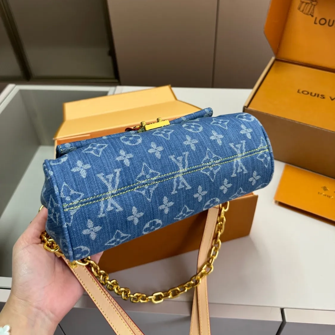 Louis Vuitton LV Denim Favorite Shoulder Bag Handbag (Replica)