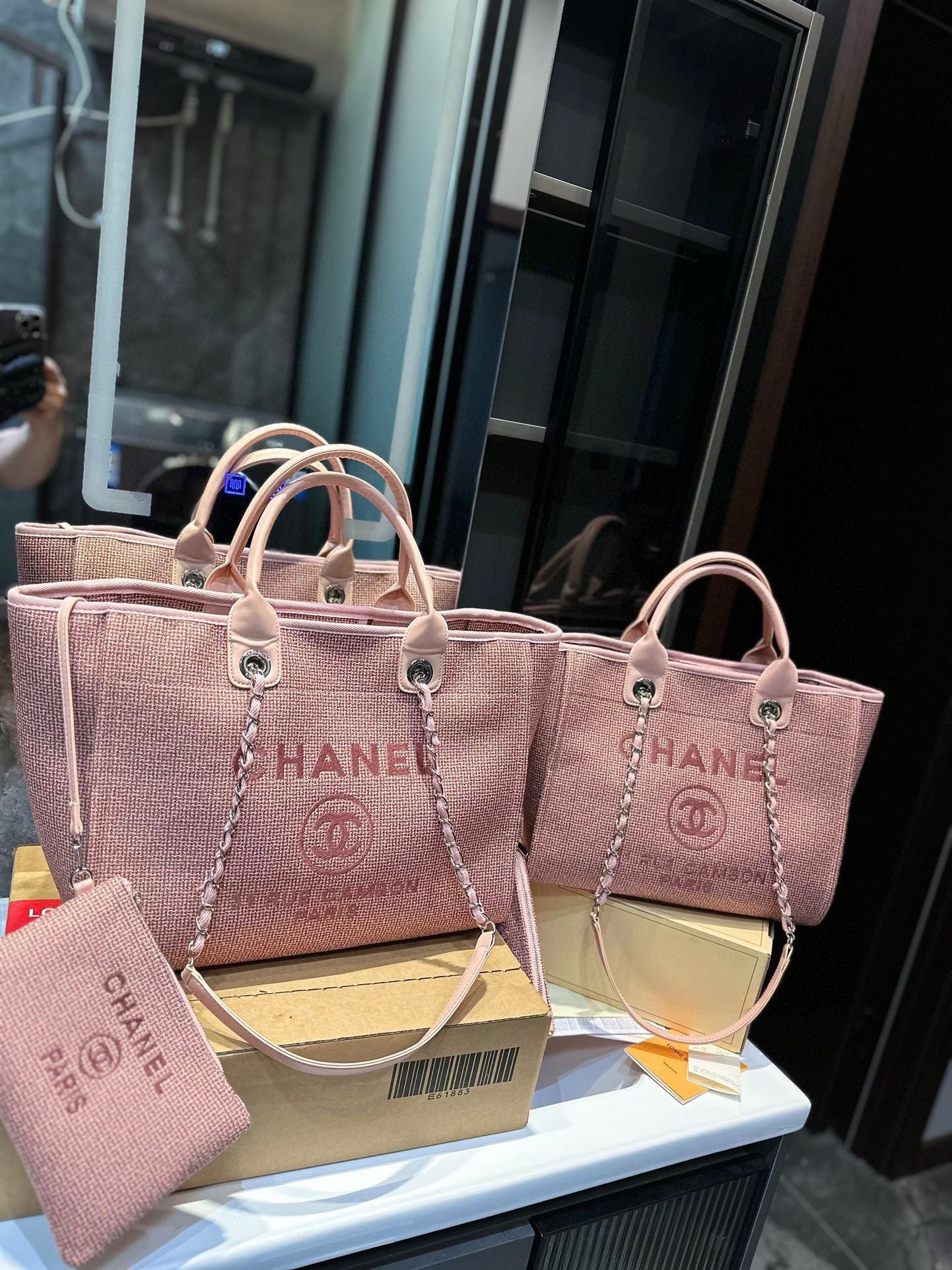 Chanel Shopping Bag 027 DB581 32-37cm
