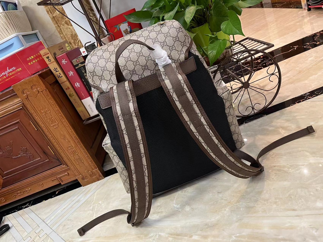 GUCCI  690999 34x42x16 cm