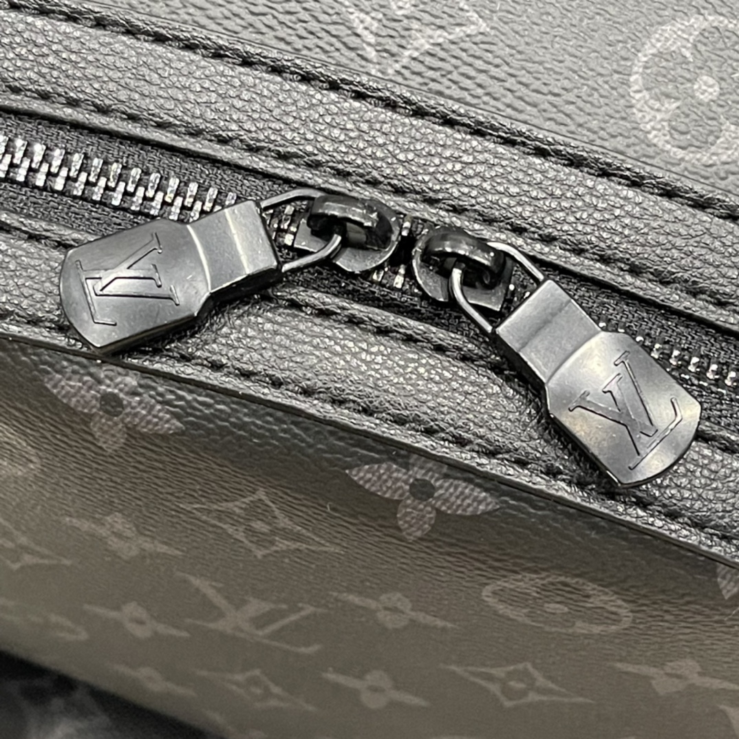 LV Discovery Backpack  M46553 29.0 x 38.0 x 20.0cm