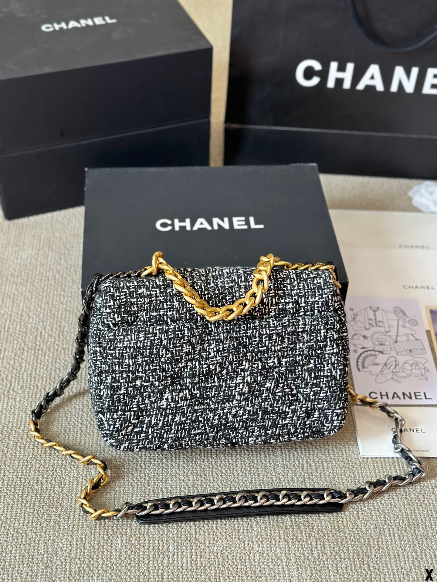 Chanel Shoulder Bag 026 DB571 26cm