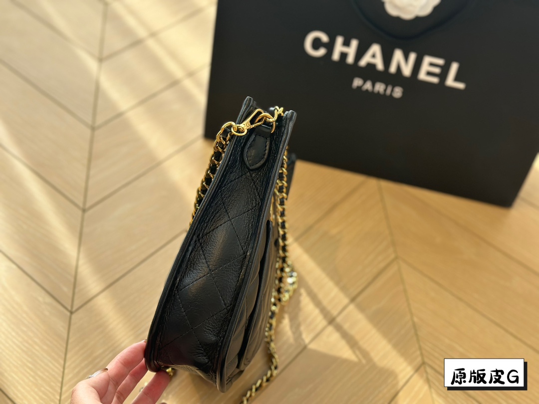 Chanel Chain Bag 010 DB512 23cm