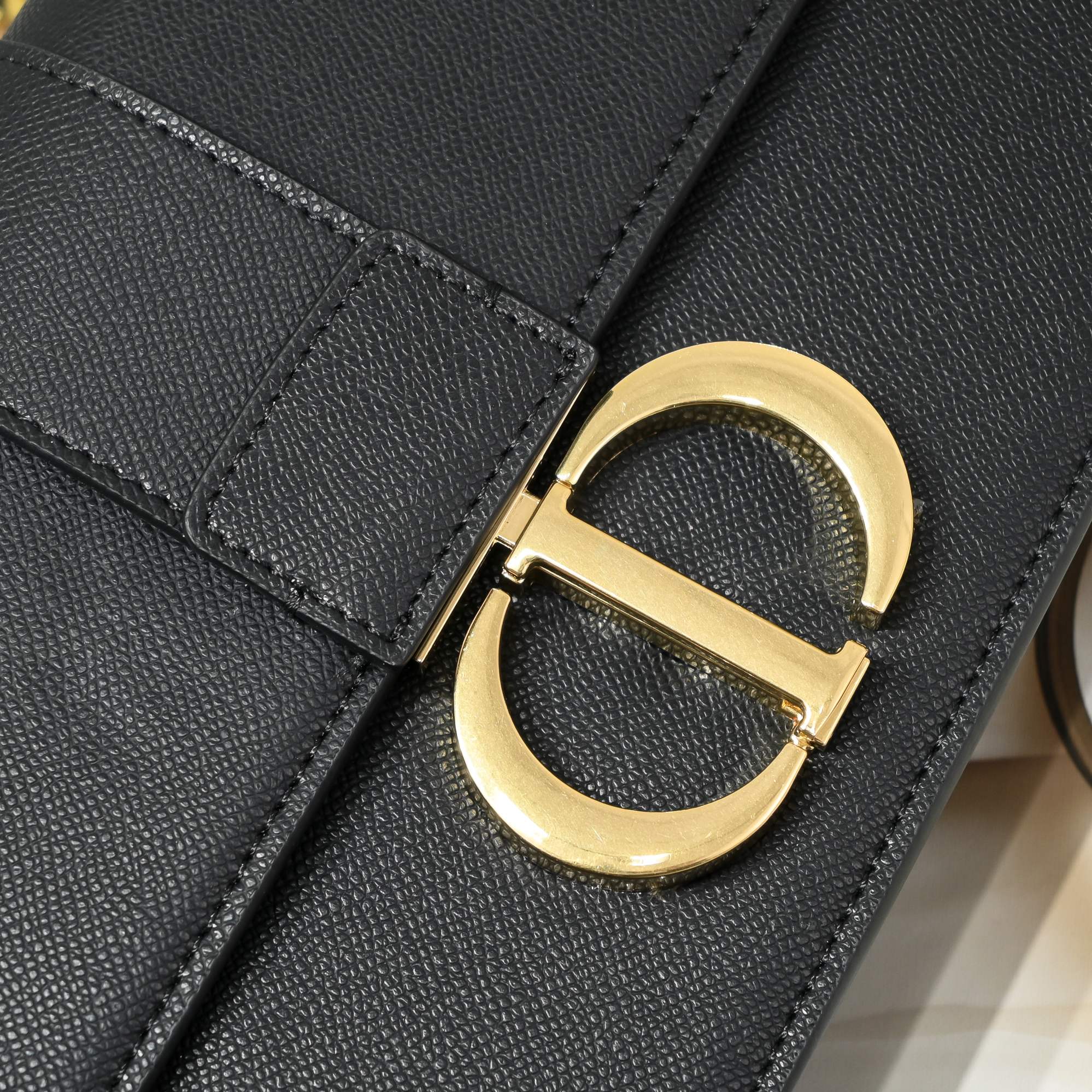 30 Montaigne Chain Bag Black 1005 XB081 25cm