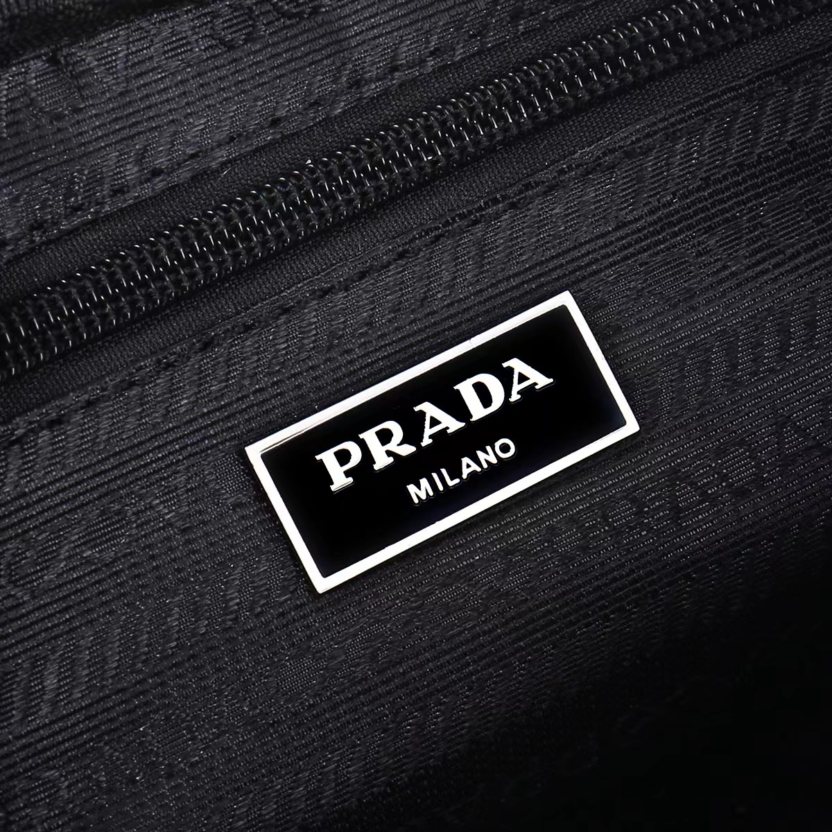 Prada Belt Bag 1010 TS031 21cm