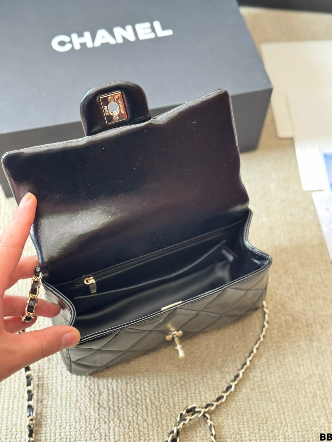 Chanel Shoulder Bag 030 DB561 20cm