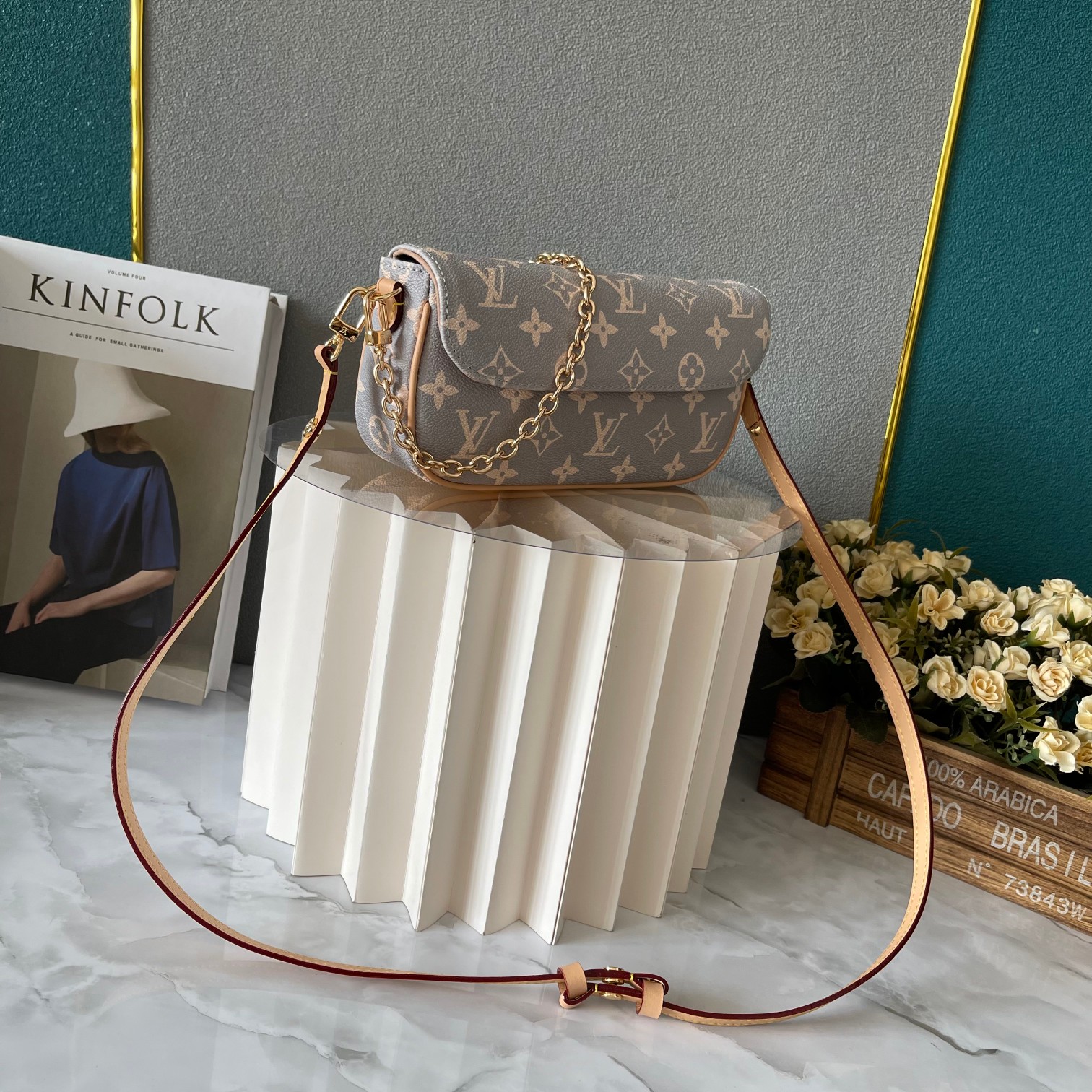 LV Wallet On Chain Ivy M12778 LM031 23.5cm