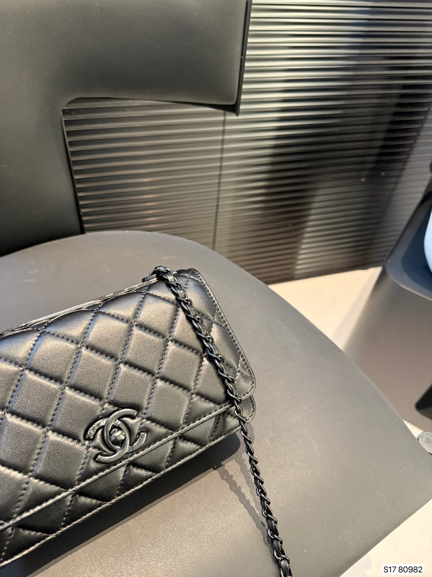 Chanel Shoulder Bag 80982 DB051 19cm