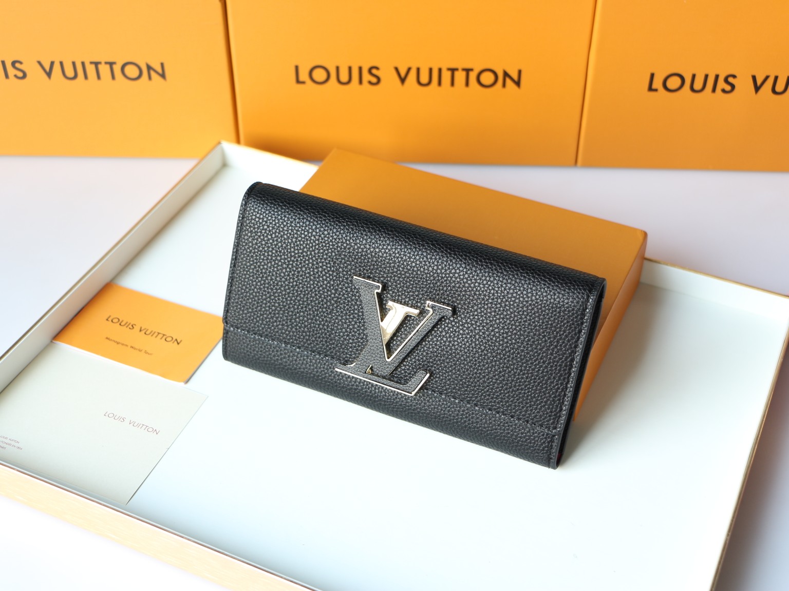 LV Capucines Wallet M61248 LM57 20cm