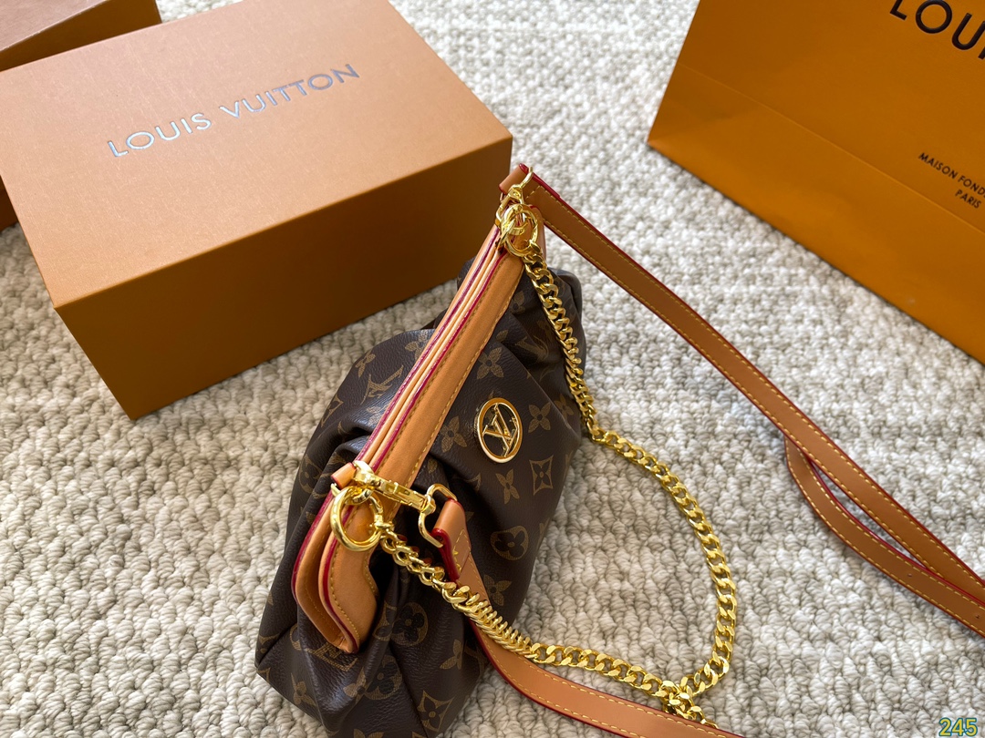 LV East West Bag 017 DB531 21cm